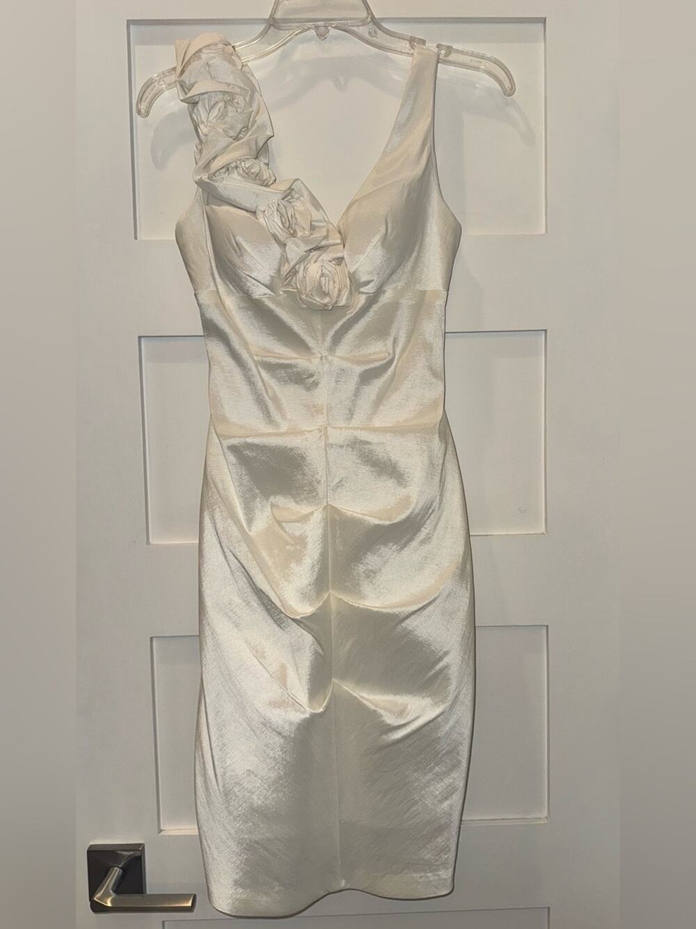 XSCAPE by Joanna Chen Ivory Satin Rosette Cocktail Dress Size 4